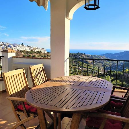 Lovely 2 Bedroom Apartment With Sea View, Frigiliana Esterno foto