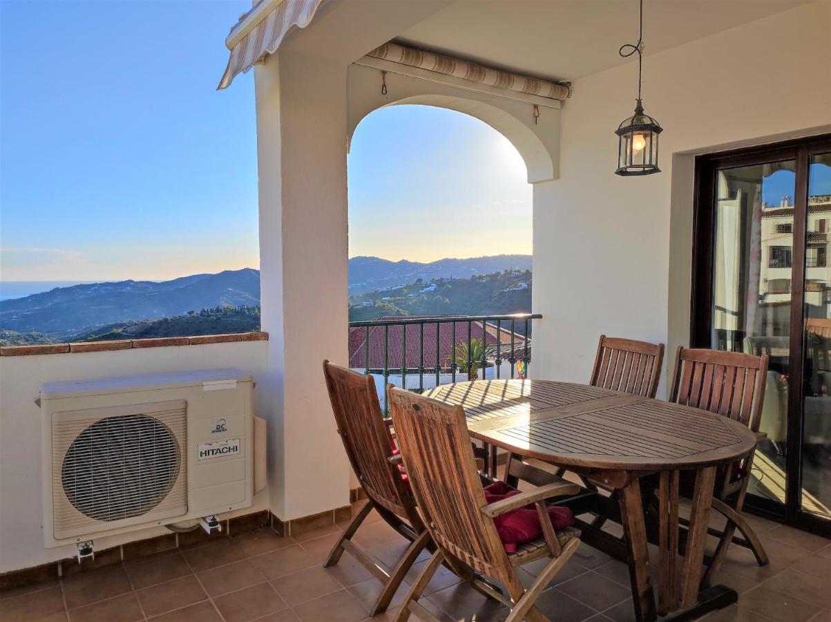 Lovely 2 Bedroom Apartment With Sea View, Frigiliana Esterno foto