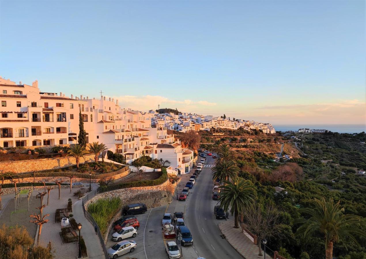 Lovely 2 Bedroom Apartment With Sea View, Frigiliana Esterno foto