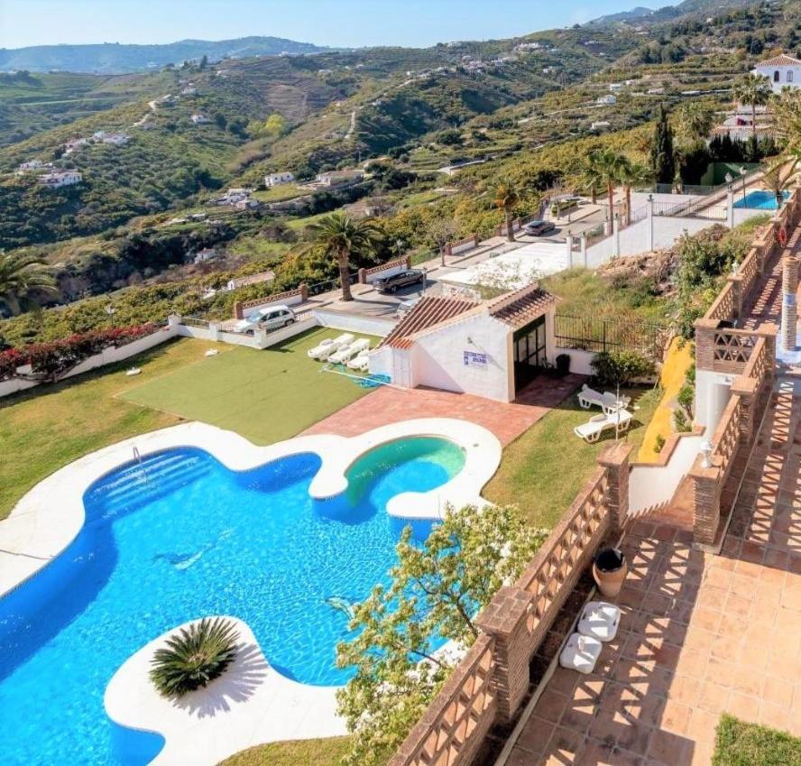 Lovely 2 Bedroom Apartment With Sea View, Frigiliana Esterno foto